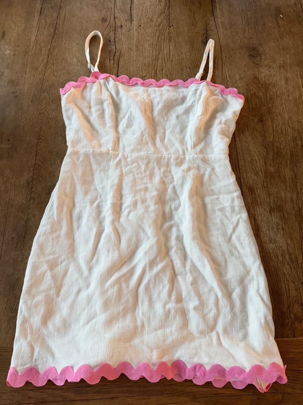 FORE White Dress with Pink Trim Size Medium